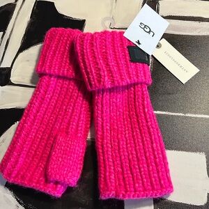 New! UGG Chunky Fingerless Cuff Gloves Neon Pink One Size Anthropologie